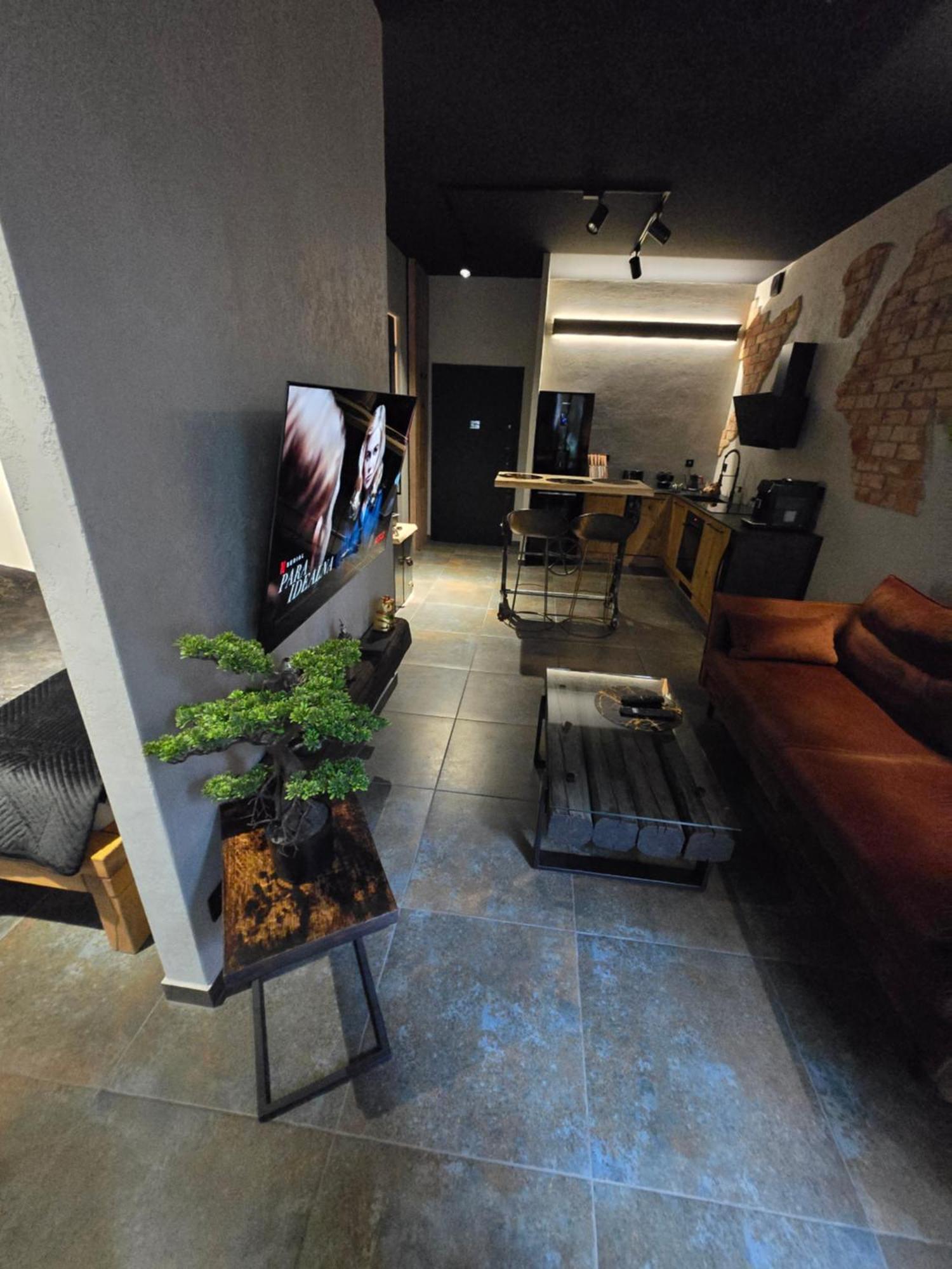 Luxury Spa City Center Apartments, Pool & Sauna & Gym & Self Check In 24 H & Free Parking คราคูฟ ภายนอก รูปภาพ