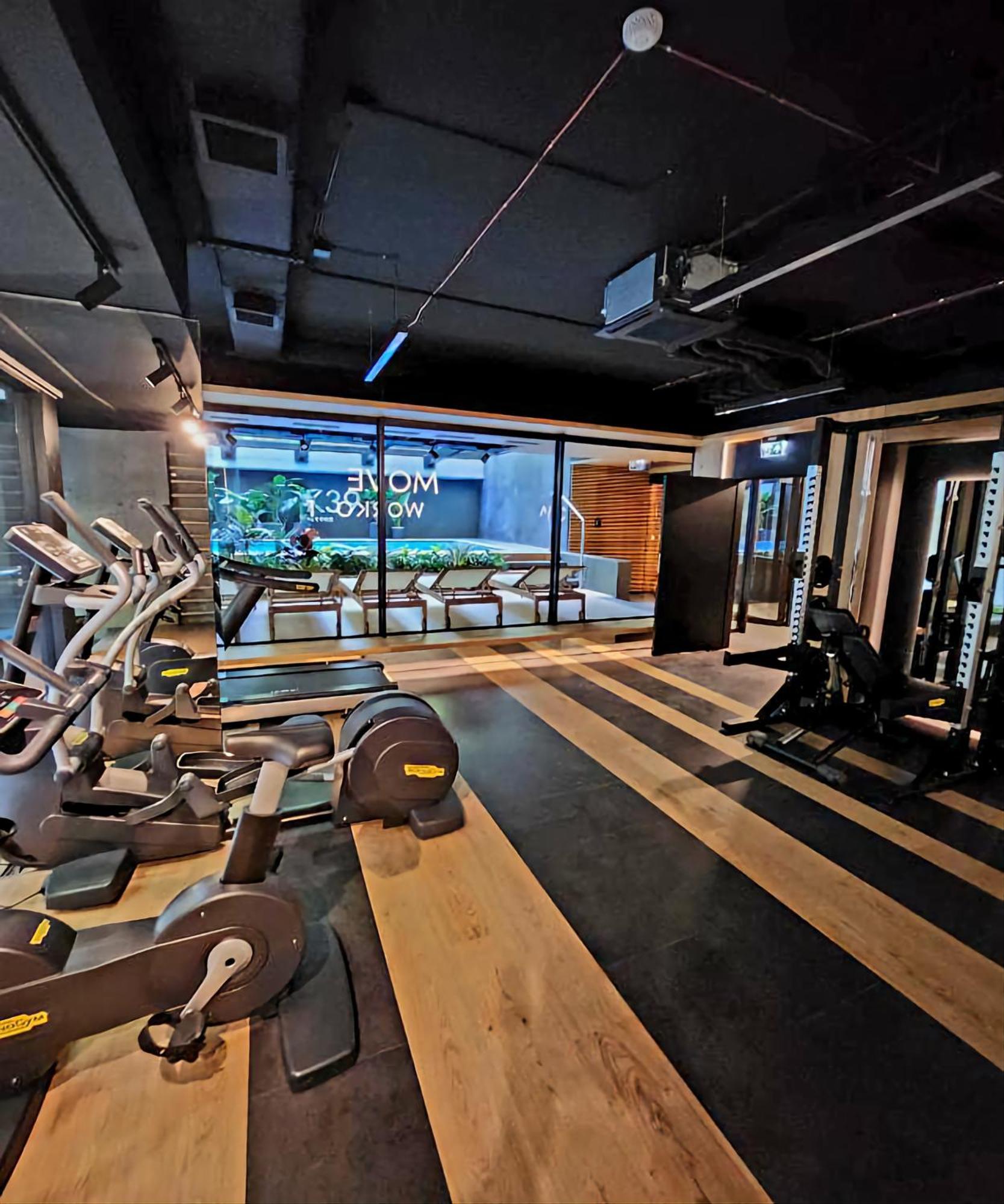 Luxury Spa City Center Apartments, Pool & Sauna & Gym & Self Check In 24 H & Free Parking คราคูฟ ภายนอก รูปภาพ